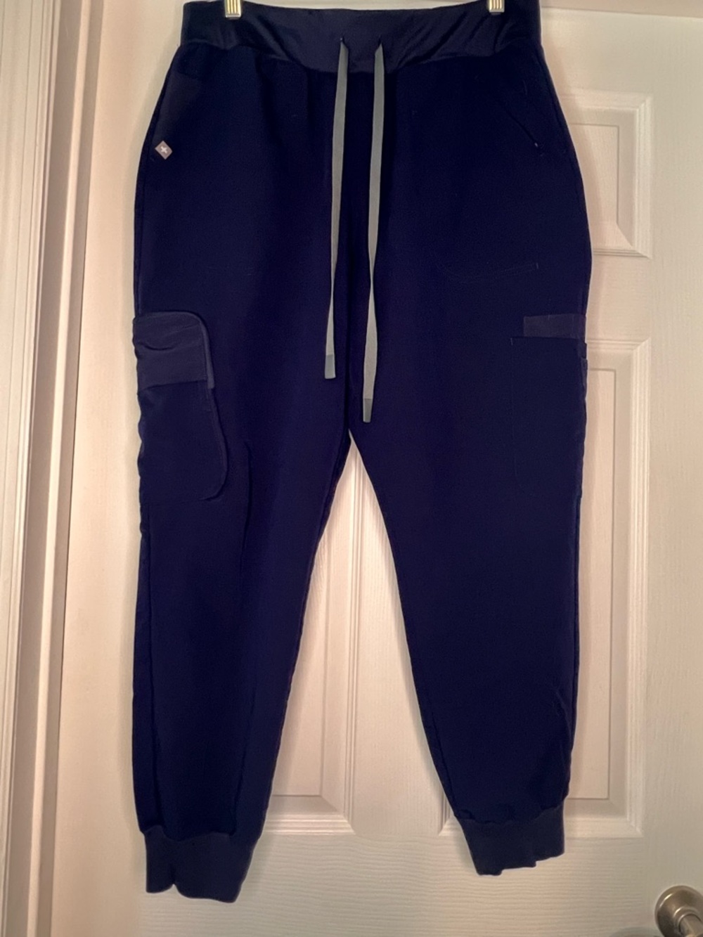 Figs Women’s Navy Jogger Scrubs
